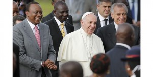 Papa Francisco con el Presidente de Kenya, Uhuru Keniata 
