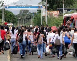 venezolanas entrando por la frontera