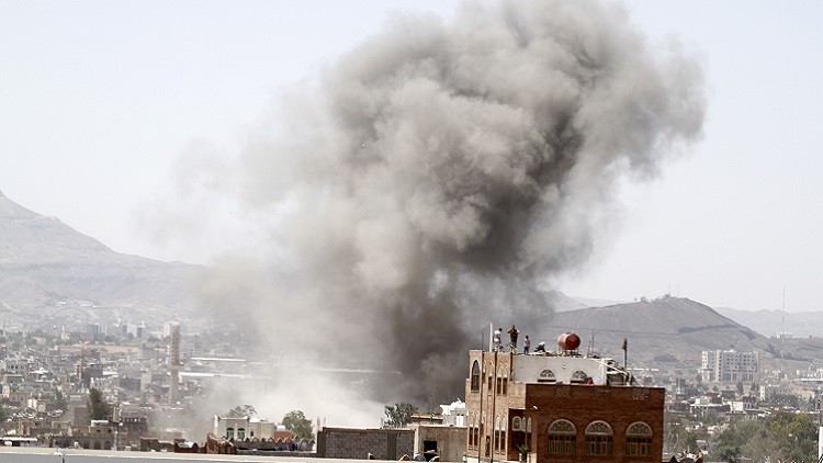 Irán afirma que Arabia Saudita bombardeó su embajada en Yemén