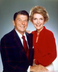 Murió Nancy Reagan ex primera dama de Estados Unidos.