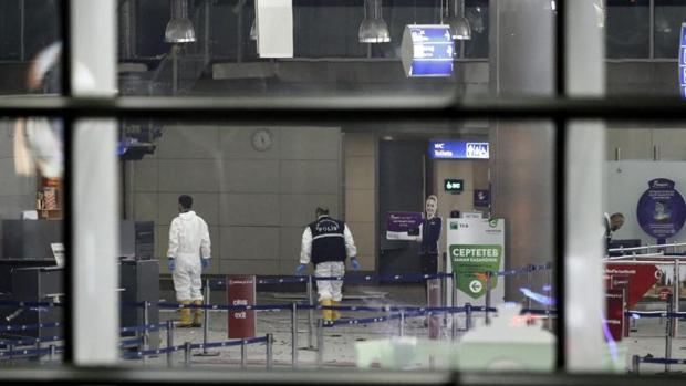 38 muertos y 120 heridos deja atentado terrorista en aeropuerto de Estambul.