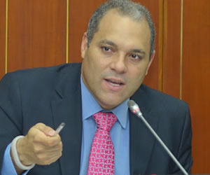 “Suspensión del servicio de energía a usuarios no regulados generarán grave crisis social” Senador José David Name