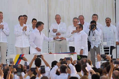 El mundo amanece con un conflicto menos: el de Colombia