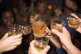 Consumo de bebidas embriagantes en aglomeraciones: potestad de los Alcaldes