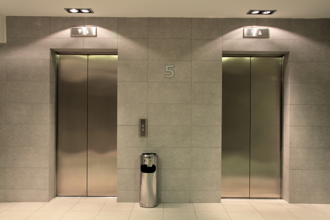 “El 80% de los ascensores en Bogotá no cuentan con certificaciones que garanticen su seguridad”: Concejal Rolando González