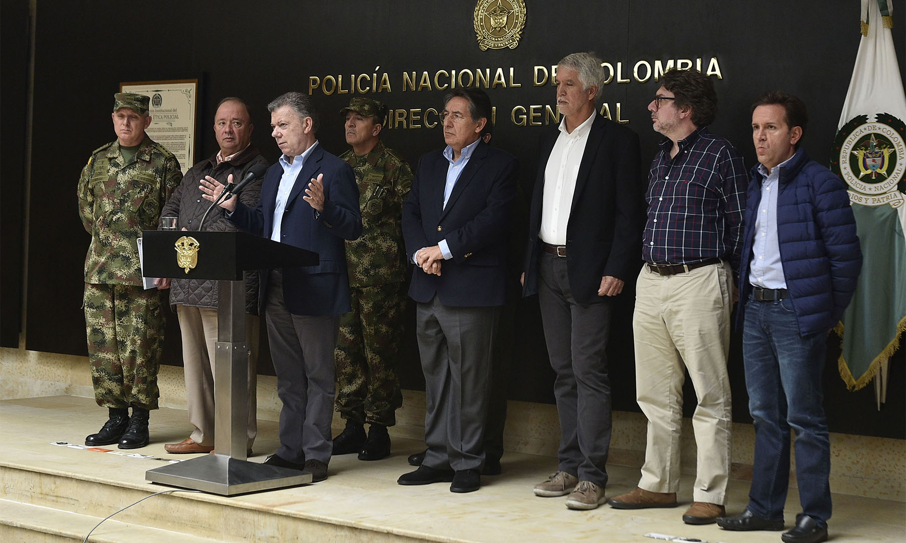 Presidente Santos anuncia bloque especial para desarticular bandas de hurto a personas y residencias. También 500 policías más para Bogotá