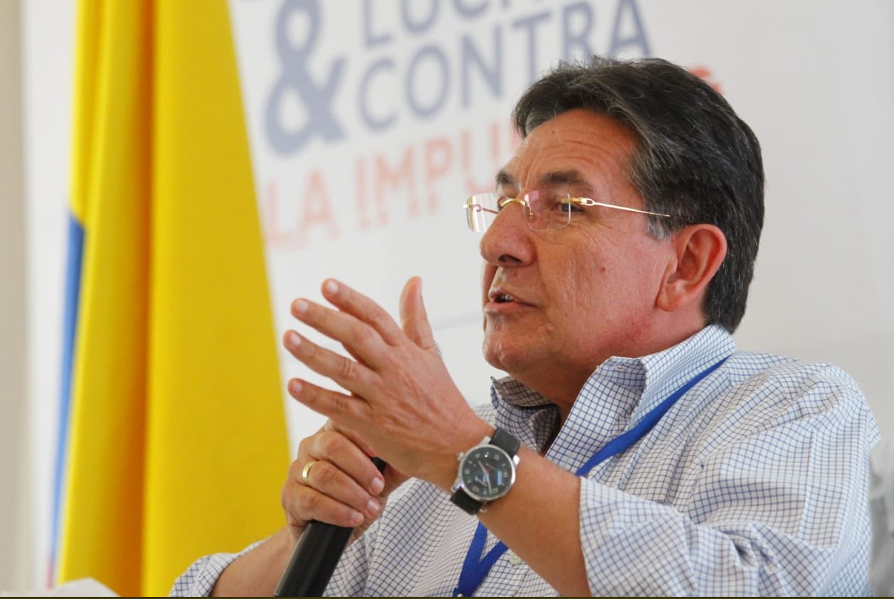 El orden institucional está amenazado por la decisión de la JEP: Fiscal Néstor Humberto Martínez Neira