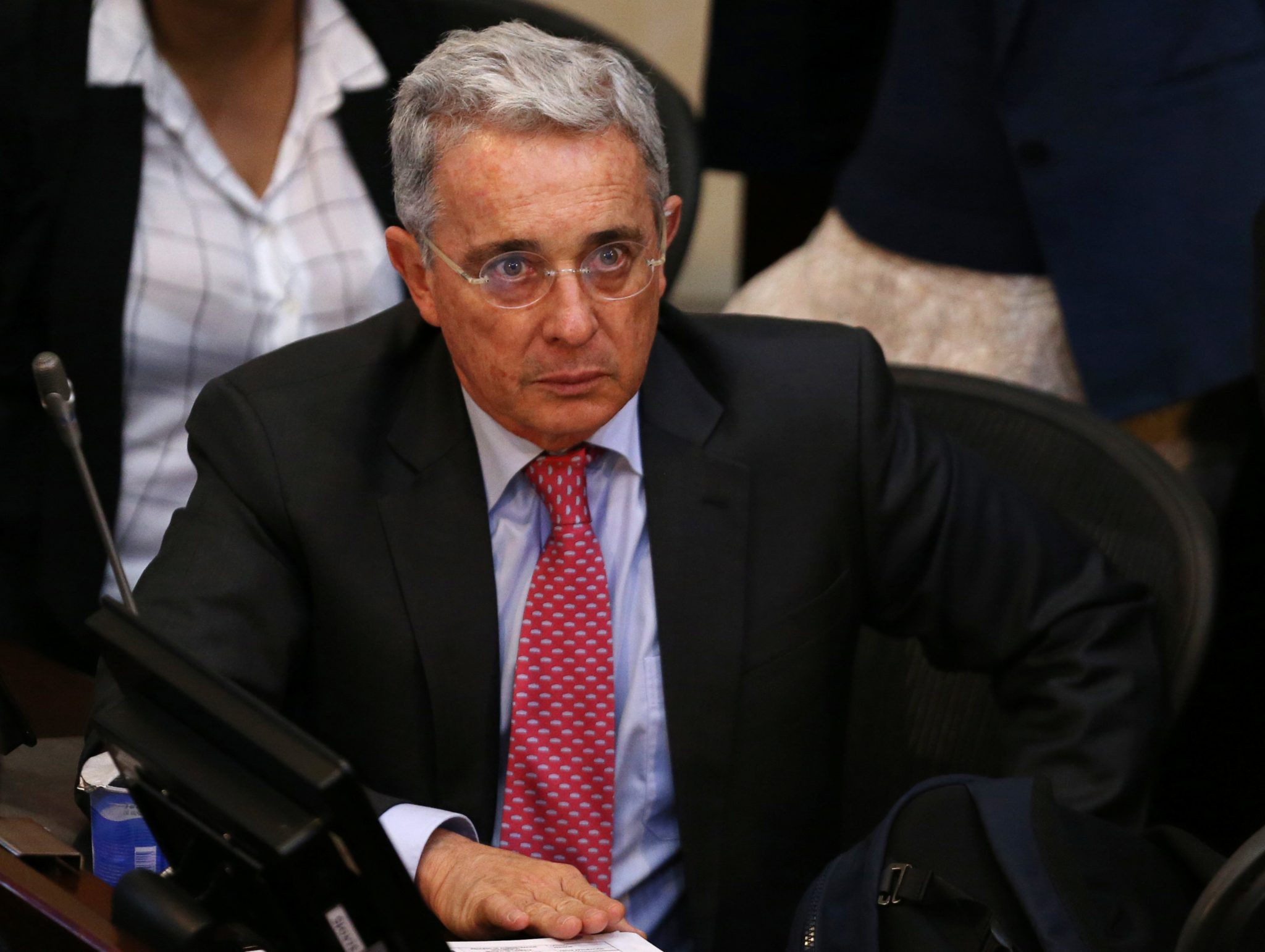 Expresidente Uribe renuncia al Senado