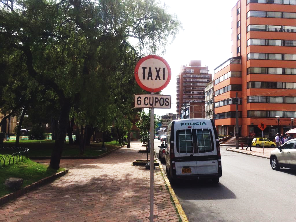 Taxis pierden 2.500 millones de pesos al día, por inoperancia de “Zonas Amarillas Seguras” en Bogotá