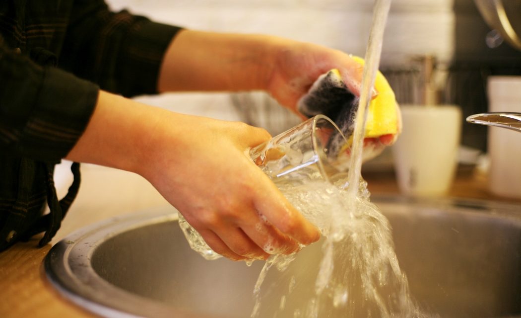 Fuertes sanciones a quienes derrochen agua: Gobierno