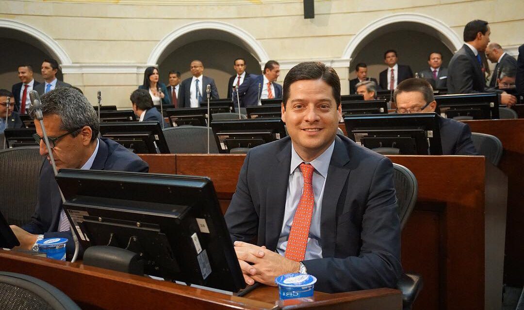 Senador Mauricio Gomez Amín,nominado a los Premios Politika 2019 «Gestión Y Liderazgo»