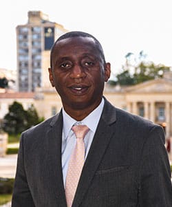 Miltón Hugo Angulo Viveros Representante a la Camara por el Valle del Cauca , nominado a los Premios Politika 2019