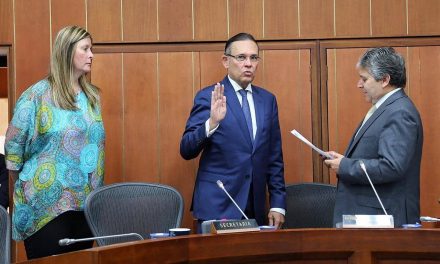 Efraín Cepeda Sarabia Preside la Comisión de Ordenamiento Territorial del Senado