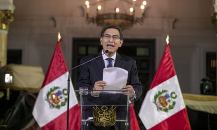 Congreso del Perú suspendió por doce meses al presidente Martín Vizcarra
