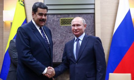 Aviones rusos cargados con cientos de millones de dólares en efectivo arribaron a Venezuela para asistir al régimen de Maduro