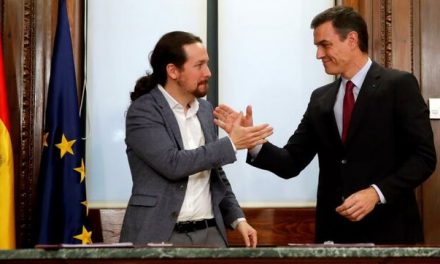 PSOE y Unidas Podemos firman su acuerdo de coalición en España y lo califican de «histórico»
