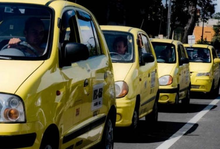 Cambios en el servicio de taxi en el país anuncia Mintransporte