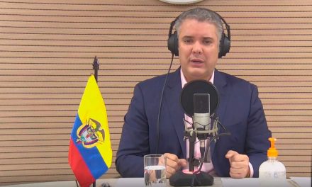 En Colombia, la primera línea de responsabilidad para la protección de médicos,del personal de urgencias y las UCI ,es de los empleadores, afirma el Presidente Duque
