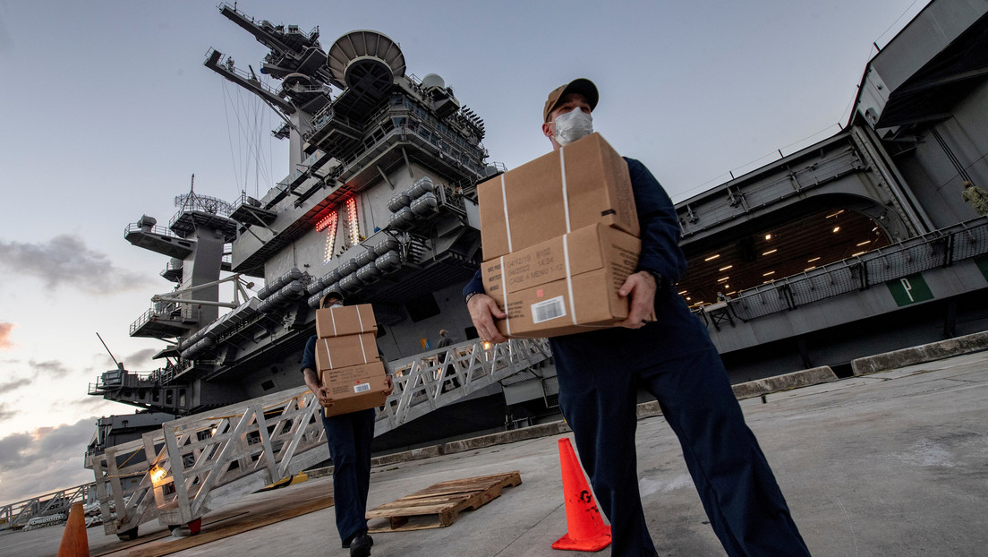 Más de 800 tripulantes del portaaviones USS Theodore Roosevelt dan positivo por covid-19