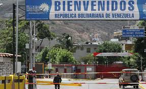 Venezuela instaurará el toque de queda en dos municipios fronterizos con Colombia para reforzar el cerco sanitario