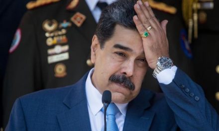 Maduro piensa que es  inminente acción militar de Trump y escribe carta al “pueblo de EE.UU.”