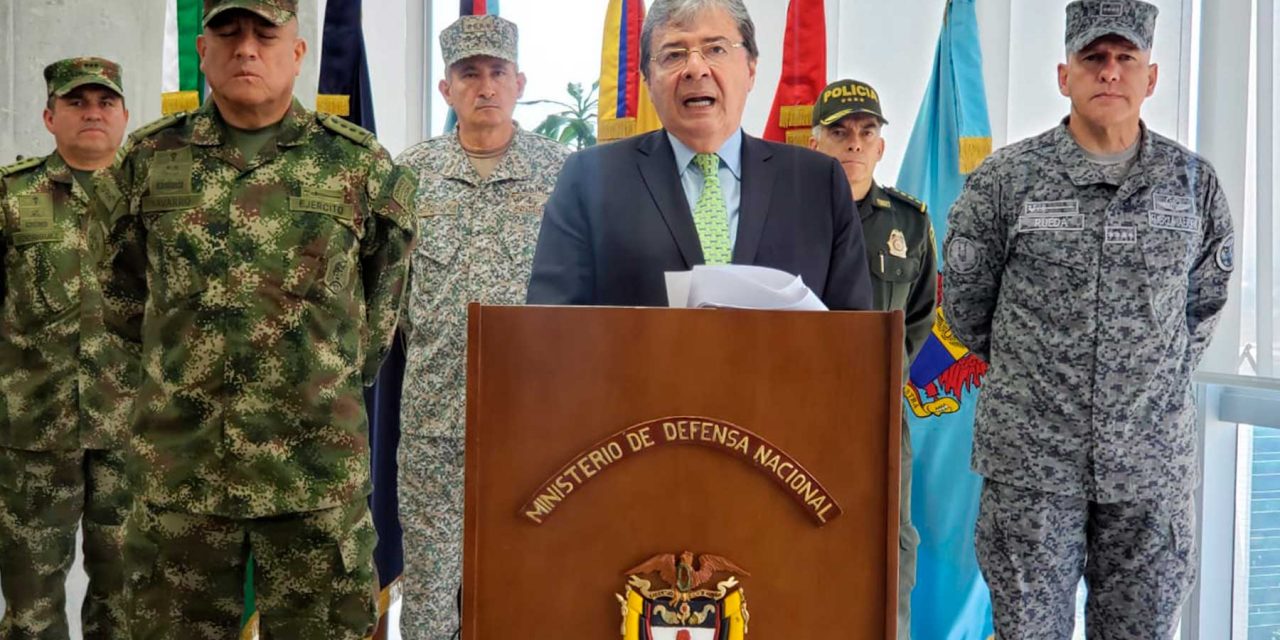 Mindefensa ordena retirar a nueve oficiales del Ejército
