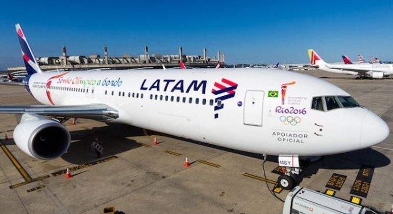 Otra aerolínea en jaque: Latam despedirá a 1.400 empleados de Colombia y 3 países más