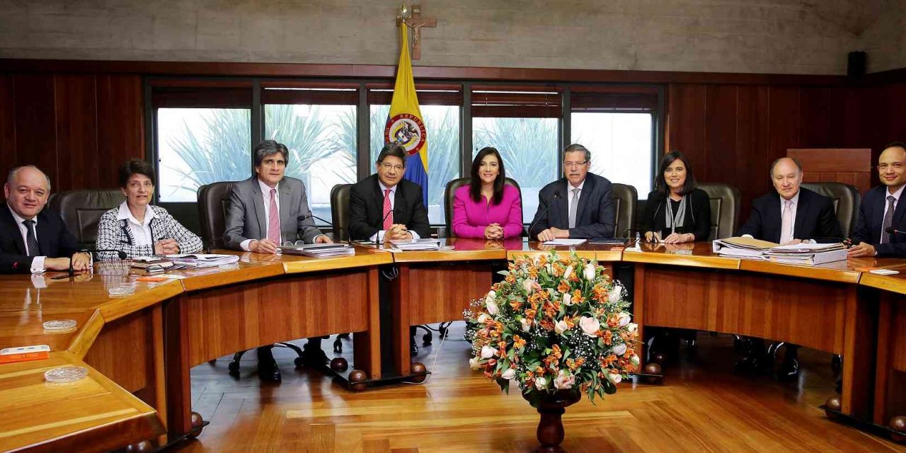 Tumban modificación a artículo de la Ley de Garantías que permitía contratar en época electoral