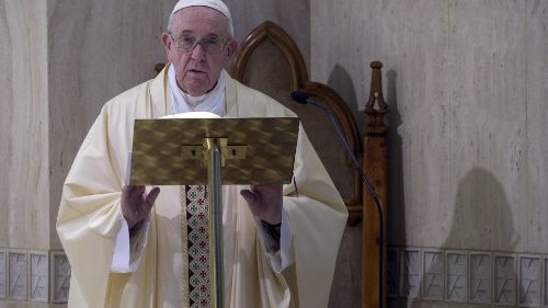 El papa Francisco pidió que no se olvide el drama de los migrantes por la pandemia de coronavirus
