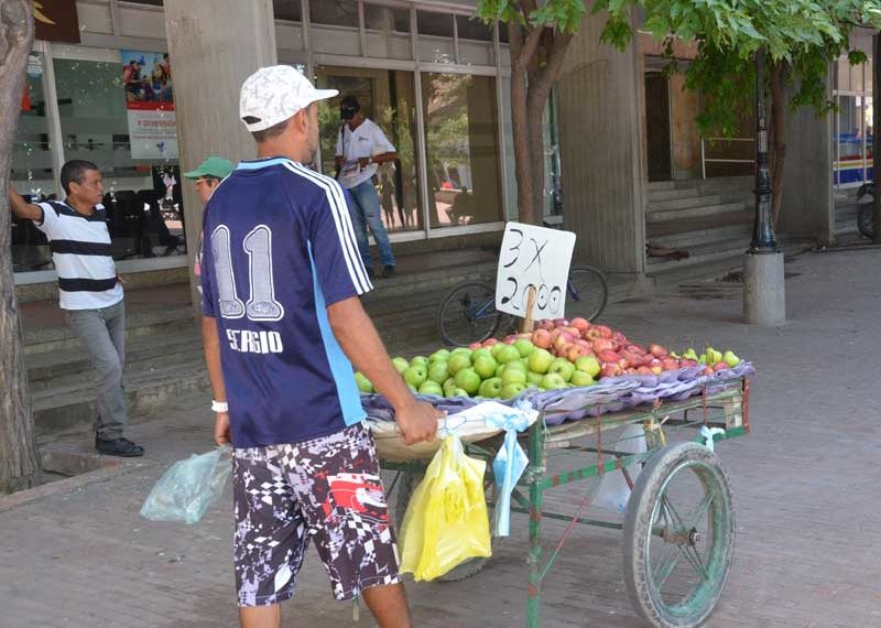El factor principal para el incremento en el contagio en Cartagena es la necesidad del rebusque.