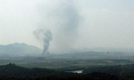 Momento de la explosión de la oficina de enlace intercoreana, destruida por Corea del Norte
