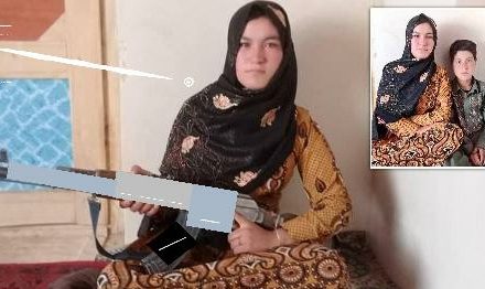 Una adolescente afgana mata a dos talibanes que acababan de asesinar a sus padres
