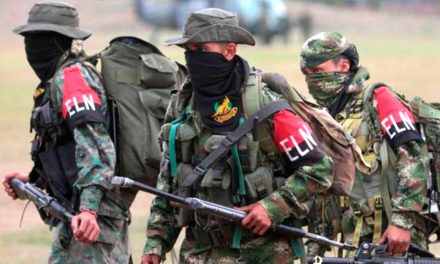 La guerrilla del ELN asesinó a dos soldados colombianos e hirió a otros 8 en un ataque con explosivos en la frontera con Venezuela