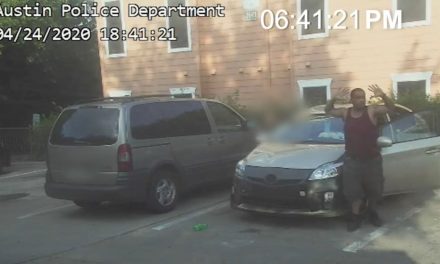 Un video muestra a un hombre desarmado gritando «no disparen» antes de que unos policías acaben a tiros con su vida