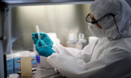 Científicos de Israel y EEUU creen que una droga para el colesterol podría convertir al coronavirus en un simple resfriado