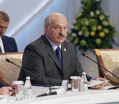 Lukashenko reconoce que se ha eternizado en el poder, pero no piensa irse