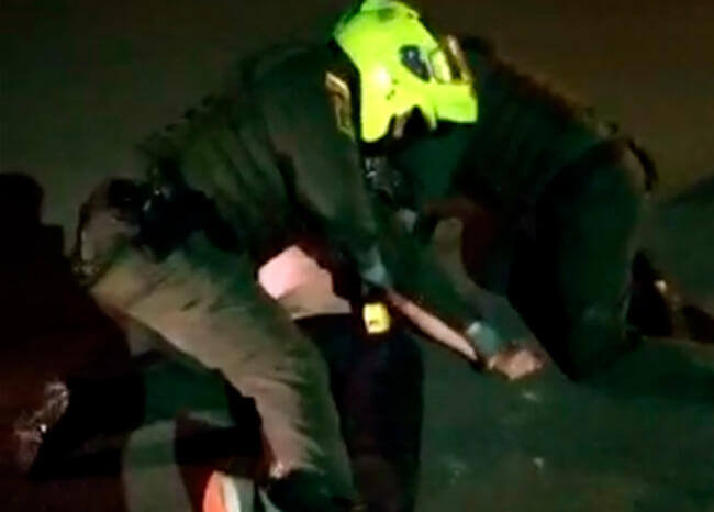 Brutalidad policiaca no ocurre solo en EE. UU.; caso en Bogotá, similar al de George Floyd