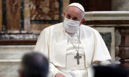 Papa Francisco: «Los homosexuales tiene derecho a estar en una familia porque son hijos de Dios»