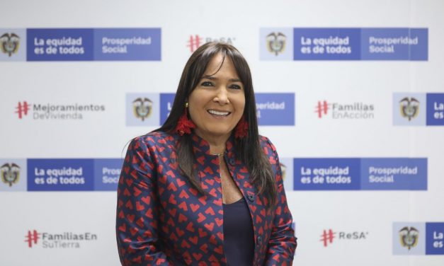 SUSANA CORREA BORRERO DIRECTORA DEL DPS RECIBE EL PREMIO POLITIKA 2020 GESTIÓN Y LIDERAZGO  COMO «MUJER DEL AÑO»