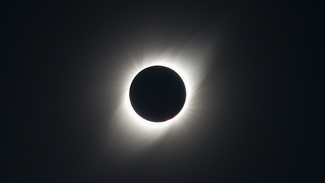 Se acerca el eclipse solar total, que no se repetirá hasta el 2048: ¿dónde, cuándo y cómo observarlo?