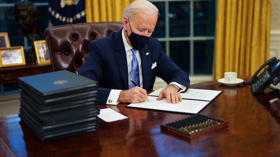 Cuarentena para todos los que lleguen a EE.UU.: Biden pone en marcha su estrategia anticovid