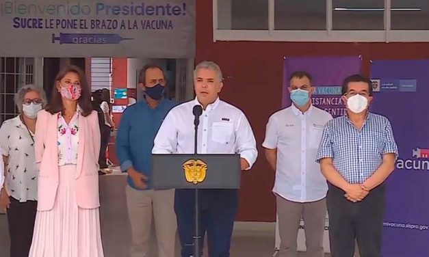 Hoy empezamos la vacunación masiva, segura, eficaz y gratuita para derrotar el covid-19 en Colombia: Duque
