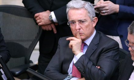 Uribe sigue criticando la Reforma Tributaria planteada por el gobierno de Iván Duque