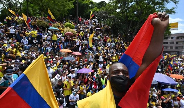Trece muertos en la última jornada de protestas contra el Gobierno en Colombia