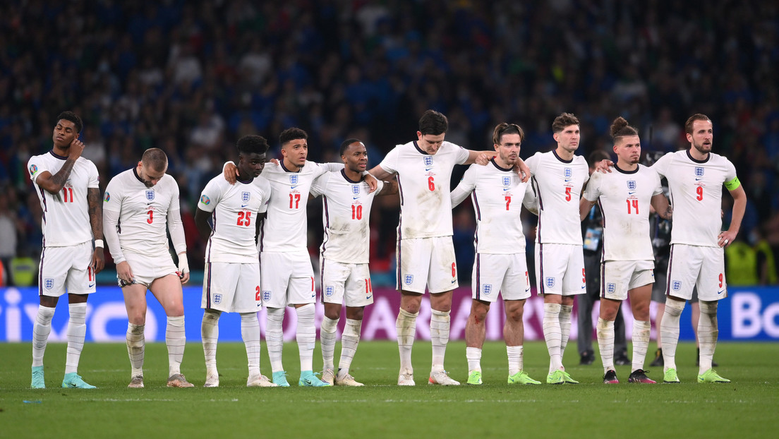 Jugadores ingleses sufren «atroces» abusos racistas tras su derrota ante Italia en la final de la Eurocopa que indignan hasta a la familia real