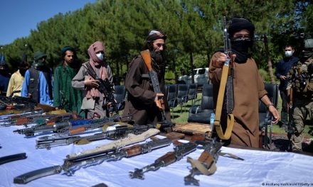 Los talibanes trazan una «línea roja» y advierten de «consecuencias» si EE.UU. no se retira de Afganistán para el 31 de agosto