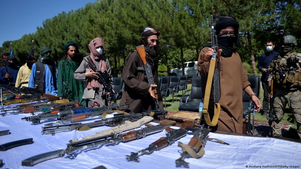Los talibanes trazan una «línea roja» y advierten de «consecuencias» si EE.UU. no se retira de Afganistán para el 31 de agosto