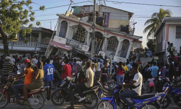 Se han reportado más de 300 fallecidos por el terremoto en Haití