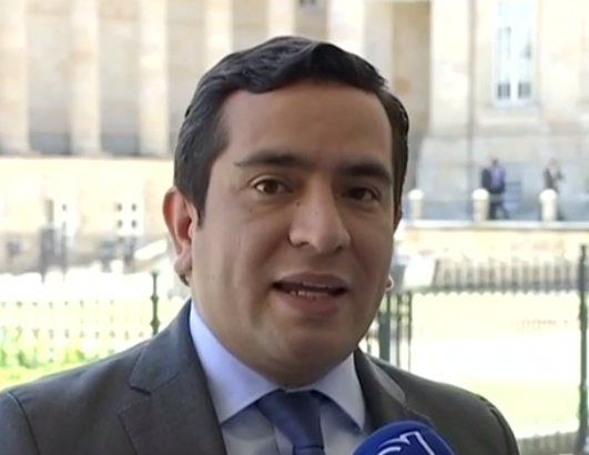 Comité de Ética del Centro Democrático revocó decisión en contra de la precandidatura presidencial de Edward Rodríguez