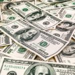 Dólar cierra en $4.818,61 en la previa de la presentación de las reformas de Gustavo Petro